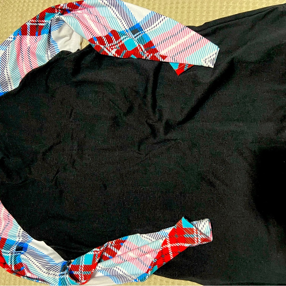 Shirt 3/4 sleeve. Large. More of a stretch shirt.